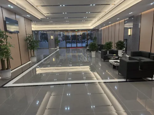 Chuyun Hotel (Baokang High-Speed Railway Station)