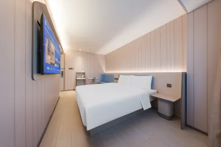 HanTing Hotel (Binhai Wuyue Plaza)