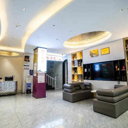 Quying E-sports Homestay (Jishou Wenyi Road)