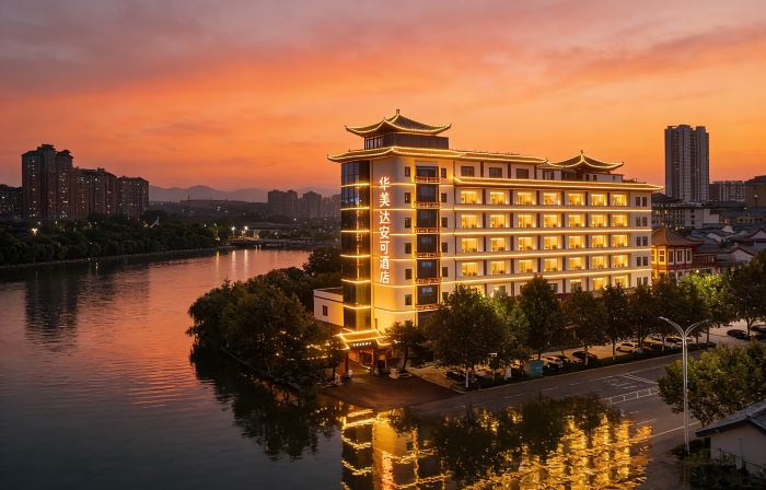 Ramada Encore by Wyndham Linqu Downtown