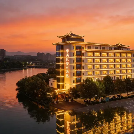 Ramada Encore by Wyndham Linqu Downtown