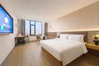 Home Inn Affiliated - Rui Emerald Cloud Hotel (Dalian Changxing Island Santang Central Street) - parking