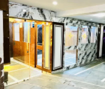 Taj 3 Star Hotel Near 200Mtr Taj Mahal Agra