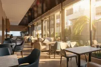 Xichang Tianyue Hotel (Qionghai 17 Degrees Torch Square)