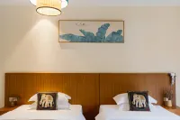 Shishe Retreat · Manghuang Village Scenic Area, Mangshi - parcheggio