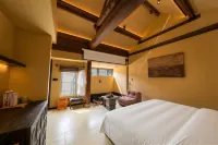 Autumn Whisper Hot Spring Shu Yuan Bed and Breakfast (Xinzhou Ancient City Branch)