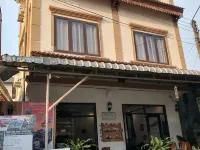 Vang Vieng Camellia Hotel Hotels near Wat That