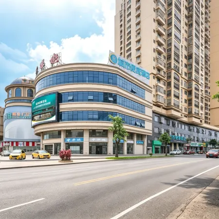 City Comfort Inn Hotel (Longzhou Zhongshan Park Zhonghua City)
