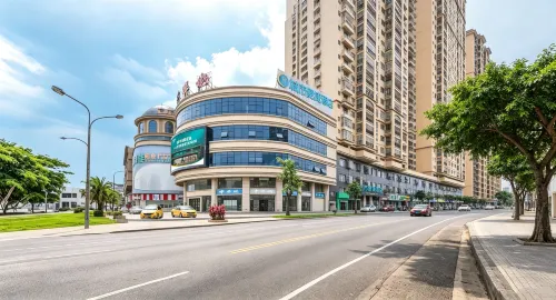 City Comfort Inn Hotel (Longzhou Zhongshan Park Zhonghua City)