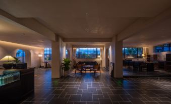 Chun and Sunset Seaview Vacation Villa