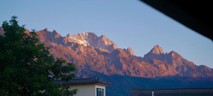 Hemu Yunding Snow Mountain Scenic Homestay Hotels in Yulong