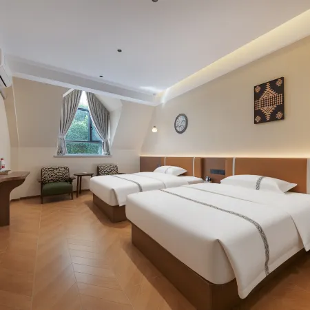Yijing Xiaolu Homestay (Bagua City Center Taiji Altar)