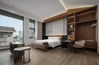 Yunjing Hotel (Qionglai High-Speed Railway Station Branch) - parking