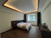 Shambhala Hotel (Daocheng Yading Shangri-La Town) - 2-Star