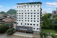 Urban Collection Hotel (Rong'an Station Chang'an Plaza) - parking
