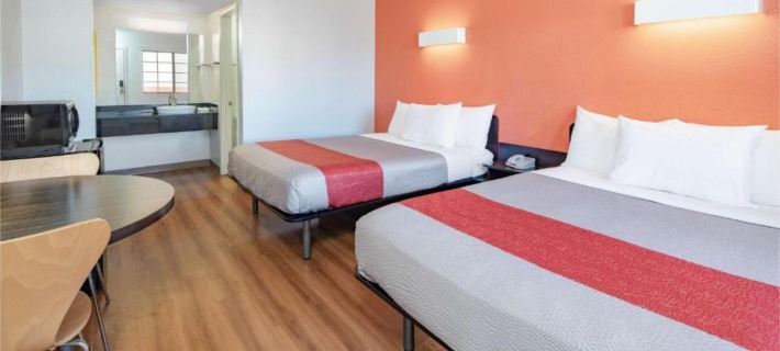 Motel 6 Bakersfield, CA - Central Hotels in Bakersfield