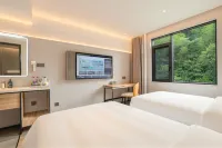 Home Inn Select Hotels - Parkplatz
