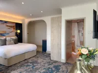 Trouville Bournemouth - OCEANA COLLECTION - 駐車場