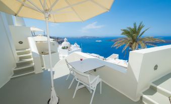 Pantelia Suites