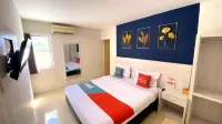 LG Hotel Jember by Callirooms - 3 Sao