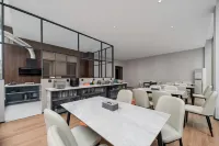 Yaxin Zhixuan Hotel (Wenshan Qihua Plaza) - พร้อมอาหารเช้า