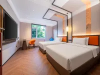 Runheng Haotai Hotel (Zhongwei Gulou‑Xiangyang Pedestrian Street Store) - parking