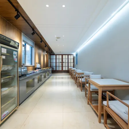 Weihui Lishui Holiday Hotel (Xinxiang Medical College No.1 Affiliated Hospital)