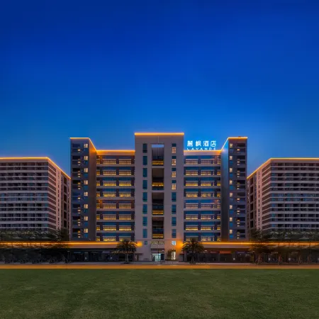 LAVANDE Hotels (Zhaoqing Sihui Hi-tech Zone Dawang Light Rail Station Branch)