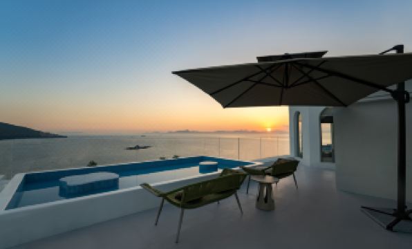 Miyue · Shenzhen Blue and White Saint Island Cliff Hot Tub Boutique Stay