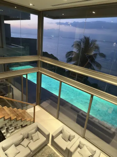 อีเทอร์นัล ซัมเมอร์ · วิลล่าสระว่ายน้ำริมทะเล 6 ห้องนอน (เชื่อมตรงสู่ทะเล)