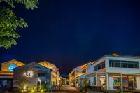 Sanya Huajianfang Homestay - Inns