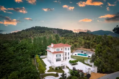 Cissé White Pigeon Homestay 원시 마을 주변 호텔