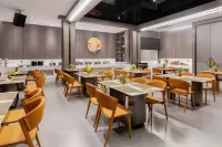 Zhangye Xinshengyue International Hotel (Zhangye West High-speed Railway Station) Hotel di Zhangye