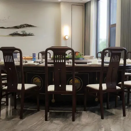 Qian Stream Grand Hotel