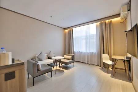 HanTing Hotel (Changbaishan Erdaobaihe Internet-famous Street)