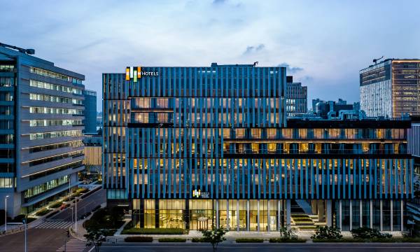 Even Hotel Shanghai Expo by IHG