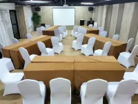 Wuduo Hotel (West Street of Baoding Zhi Lai Governor's Office) - business