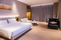 GELI Hotel (Hepu Meirenyu Square)