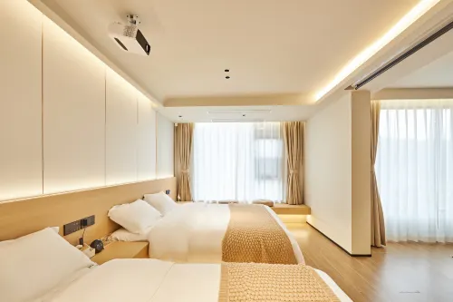 Nanxiangli Mountain Viewing Holiday Inn (Zhujiajian Guanyin Dharma Realm Store)