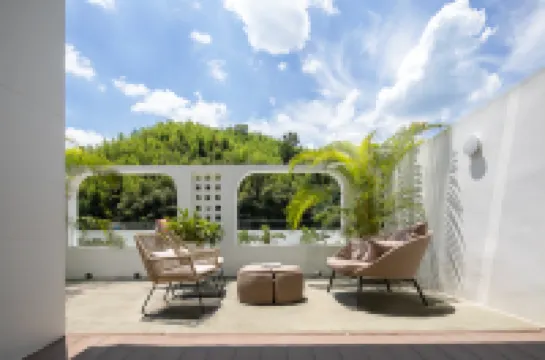 Moganshan Grassland Homestay · Suxi Private Soup Hot Spring Garden Villa