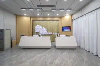Yeste Hotel (Wuzhou Teng County Hedong Cultural Square) فنادق في مديرية تنغ