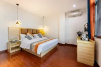 Jinghuayu Business Hotel (Haikou Meilan Airport)