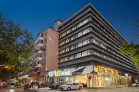 IU Hotel (Handan Railway Station Handan Road Branch) - Kitchens