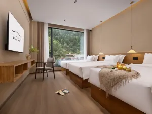 무산잉쉐·쓰탕리조트별원（쓰구냥산솽차오거우관광단지）