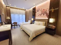 Shanghai Royal Garden Hotel (Shanghai International Resort) Hotels near Tangzhen Station