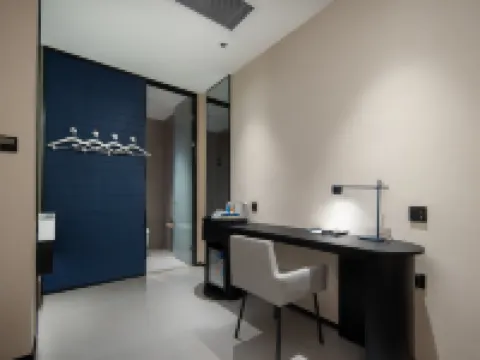 Atour Light Hotel Guangzhou Pazhou Exhibition Canton Tower Subway Station Hotels near Ersha Island