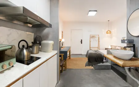 Slow Utopian Homestay (Shenzhen Hongling Subway Station)