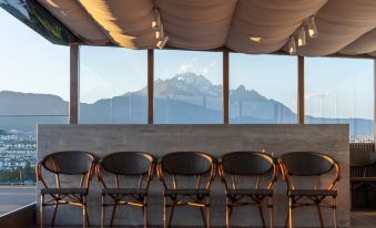 Da'anman Snow Mountain Panoramic Smart Hotel