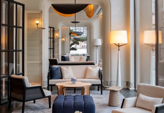 호텔 근처 쇼핑몰