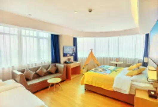 Vienna International Hotel (Yichang East Railway Station Passenger Transport Center)